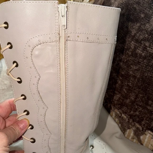 ArrayVintage Cream Lace-Up Knee Boot with Scalloped Trim